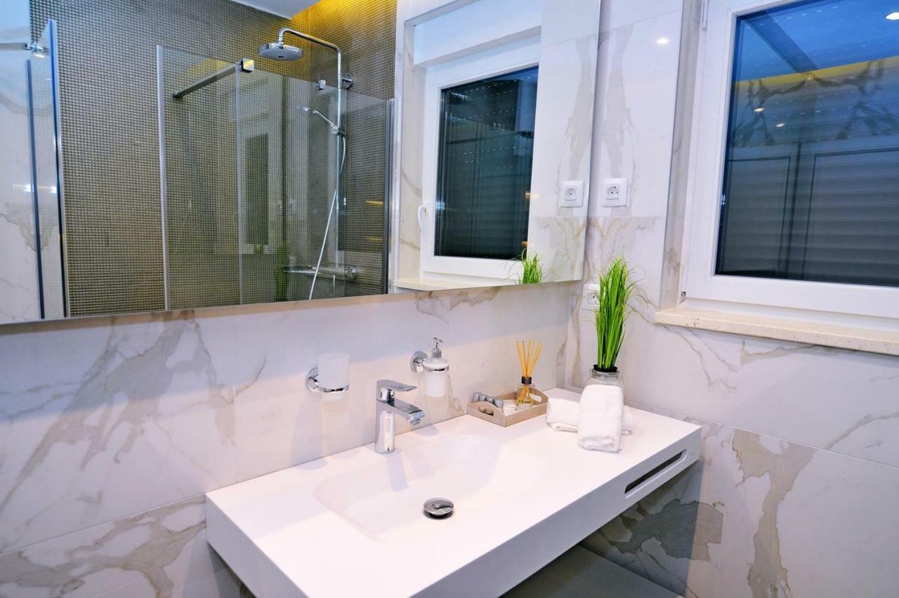 Apartments In Villa Ziza, Rooftop Swimming Pool Opatija Exterior foto